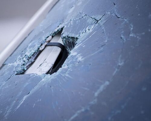 broken-car-window-glass
