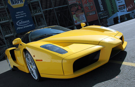 大阪でフェラーリのカスタムはレゴリスオートまで！