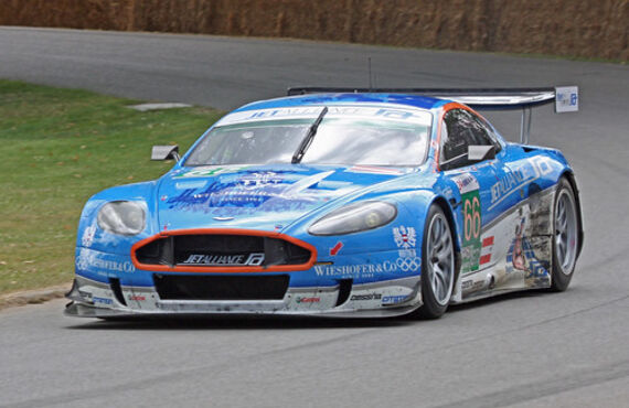 大阪でアストンマーチンのカスタムはレゴリスオートまで！